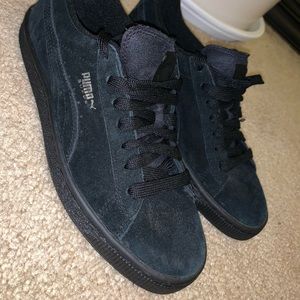 Puma velvet/suede shoes